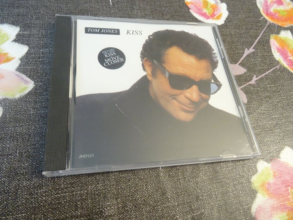 Tom Jones - Kiss CD (Gebraucht) in Olten für CHF 3 – mit Lieferung auf ...