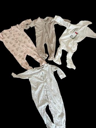 4 Baby Schlafanzüge H&M diverse Farben Grösse 74