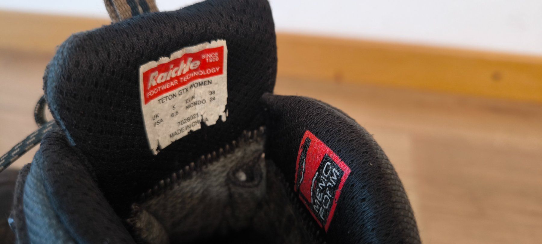 Mammut Scarpe da donna: Mammut Goretex Wanderschuhe 38 – Usato da Ebikon venduto da brombomboli 2