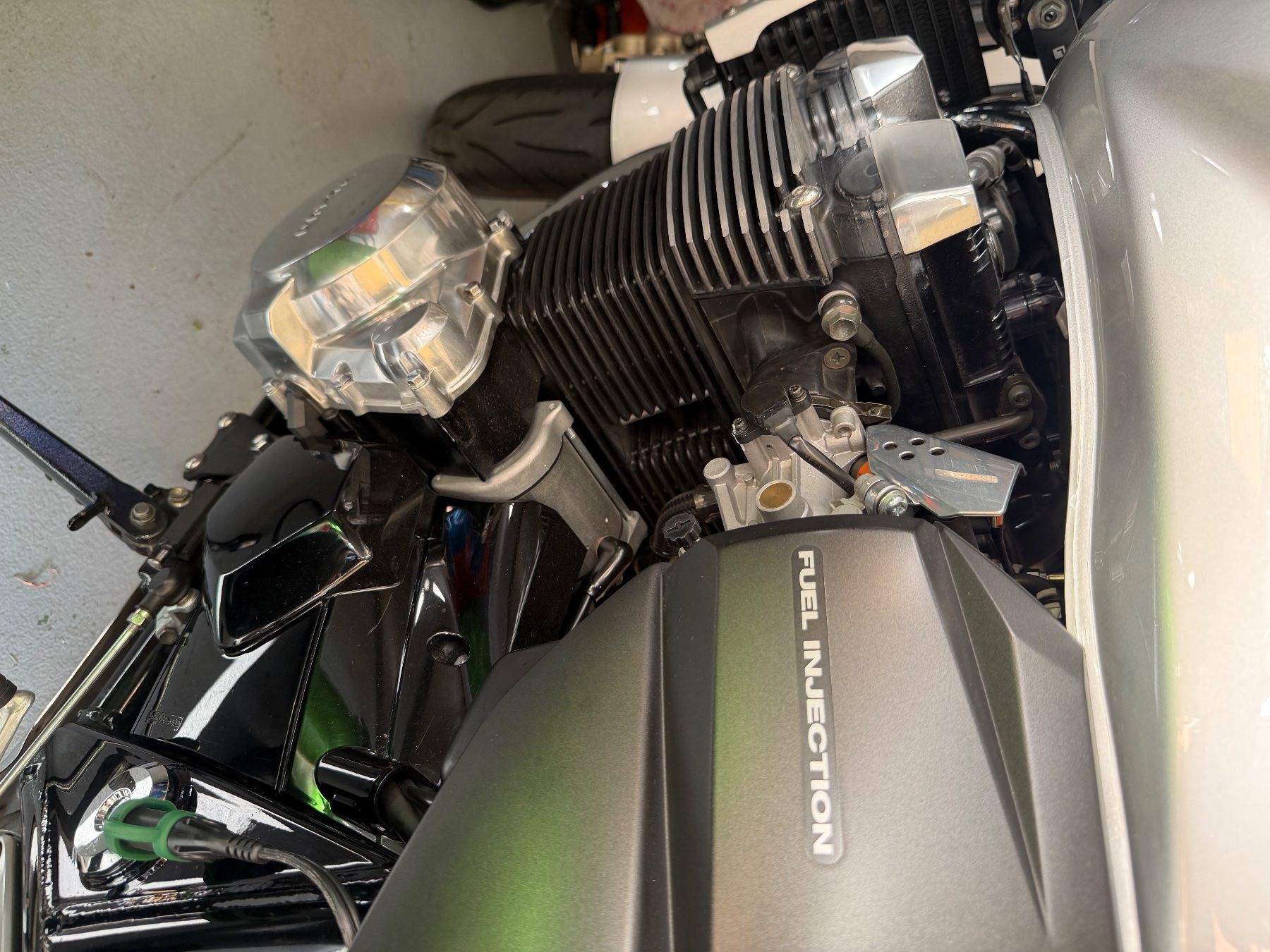 Suzuki Strasse: Suzuki GSX 1400   – Gebraucht aus Dietikon von dia_kp6t 9