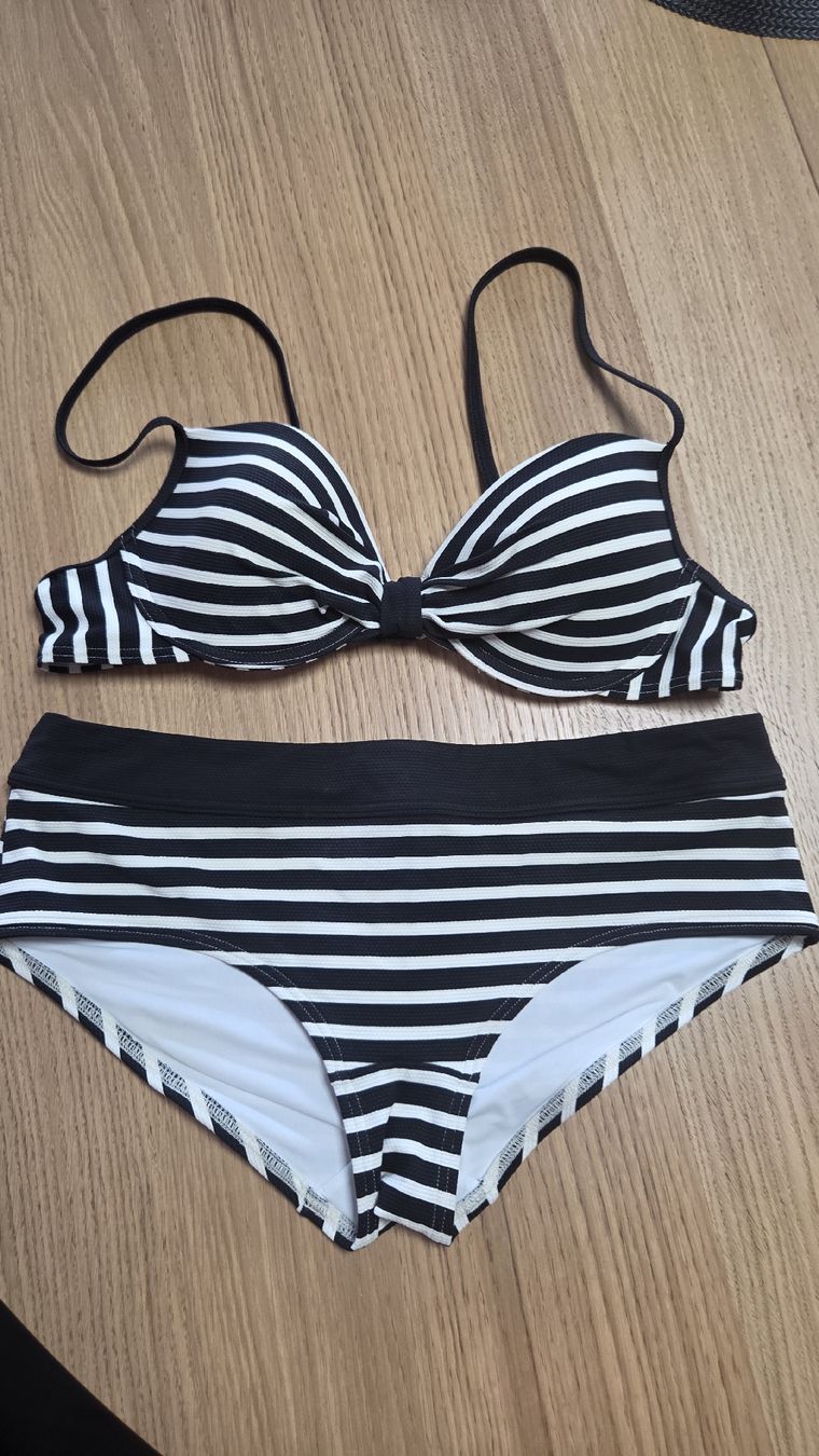 Esprit Maillots de bain & Bikinis: Maillot de bain  – D'occasion à Le Pâquier-Montbarry par Gruyere77