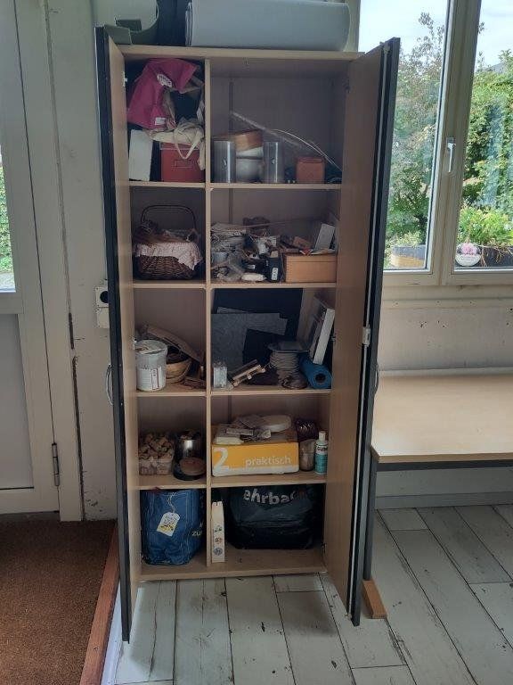 Schreibtische: Büromöbel Set mit Eckschreibtisch, Schrank, Rollcontainer... – Gebraucht aus Diessenhofen von bos_6g9n 1