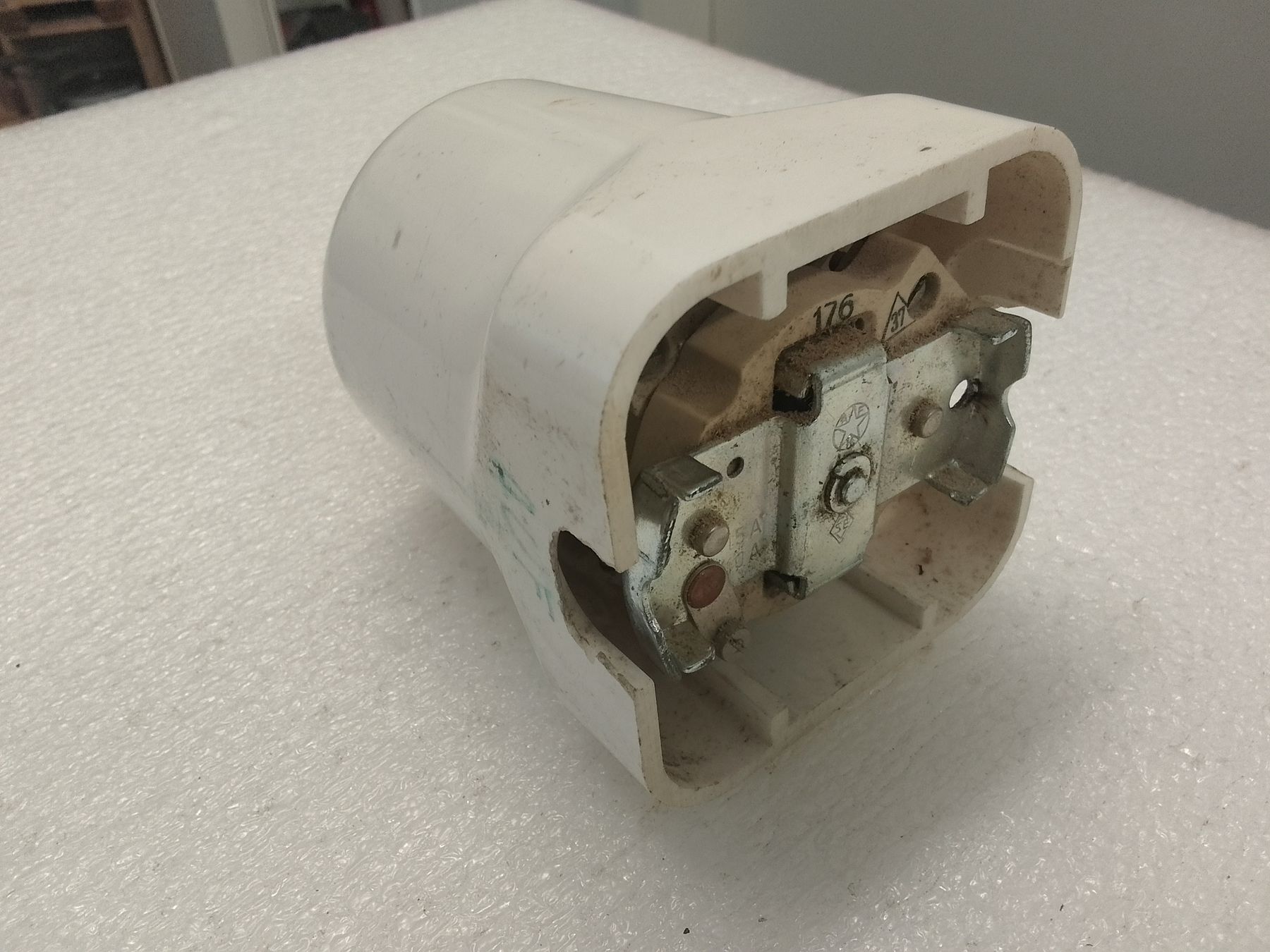 Spine: Elektro Konvolut Schalter Stecker Drehschalter – Difettoso da Trubschachen venduto da Caddy8 6