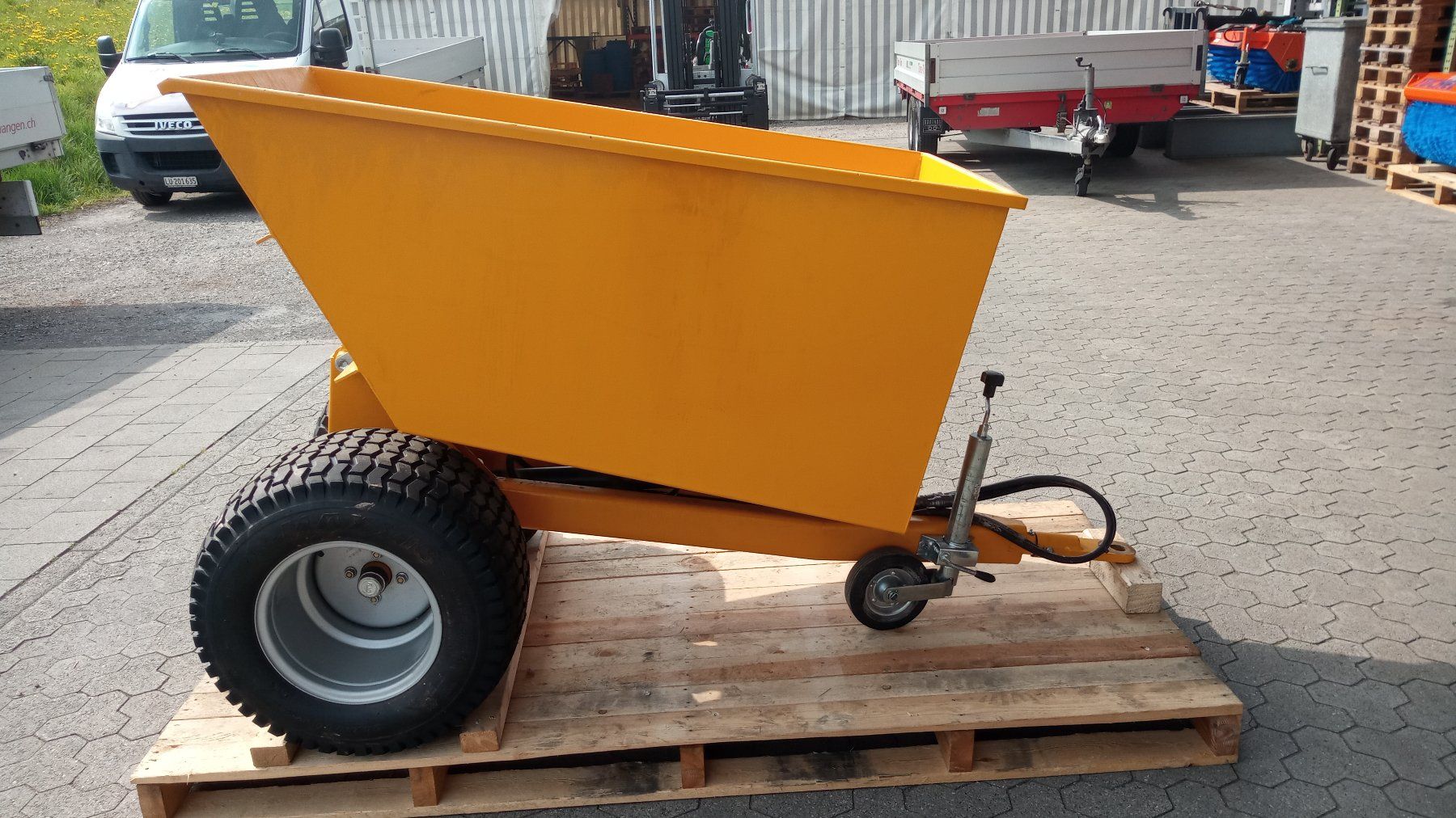 Camions-bennes: Kleiner hydraulischer Einachs-Kipper – D'occasion à Grosswangen par Psion007