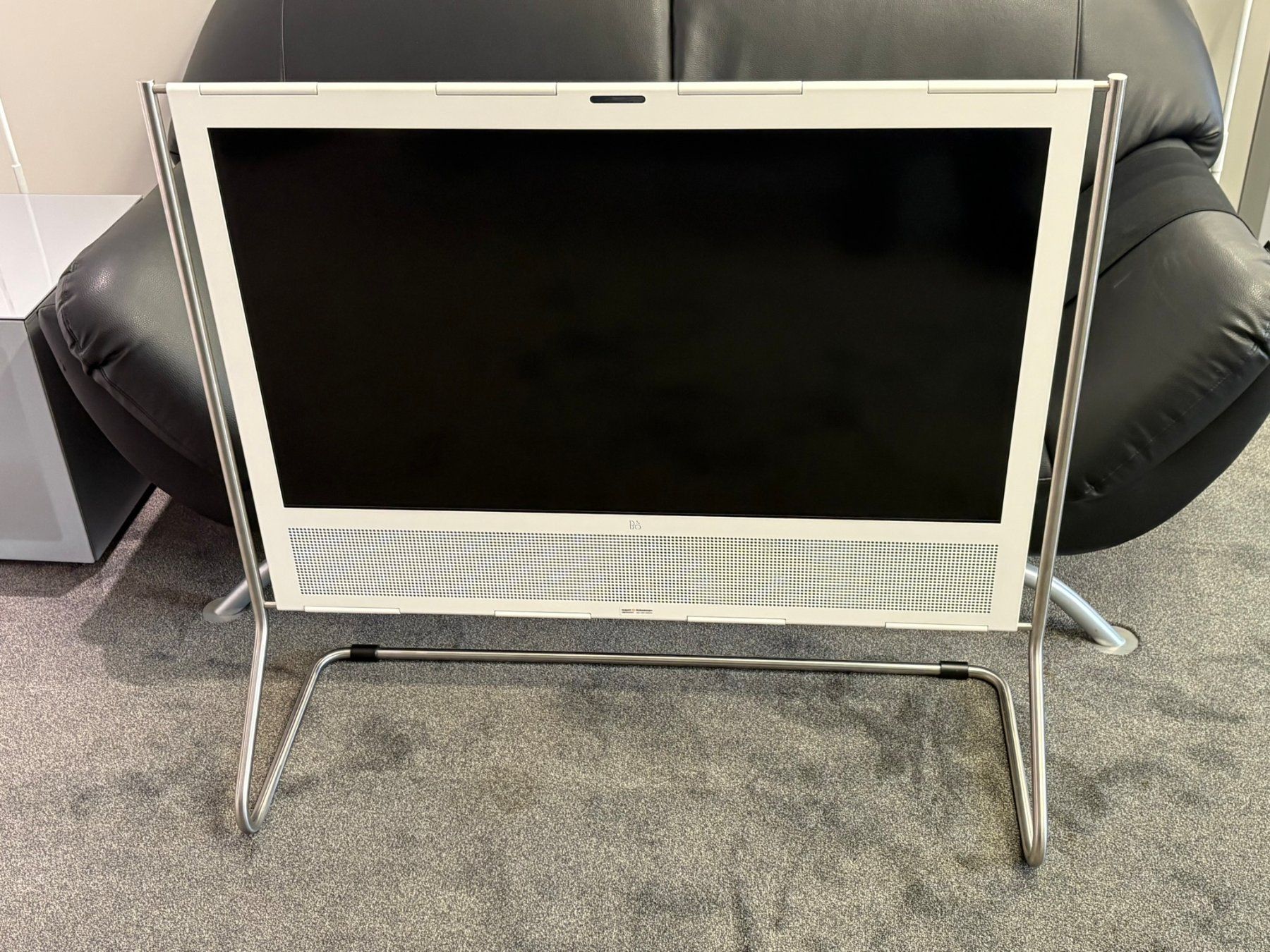 Bang & Olufsen Fernseher: Bang & Olufsen Beoplay V1 40" – Gebraucht aus Hochdorf von av-electronics