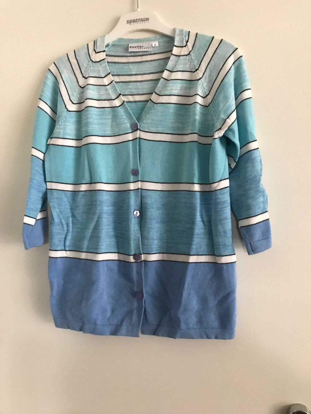 Vestes: Strickjacke – D'occasion à Zumikon par Uranus88