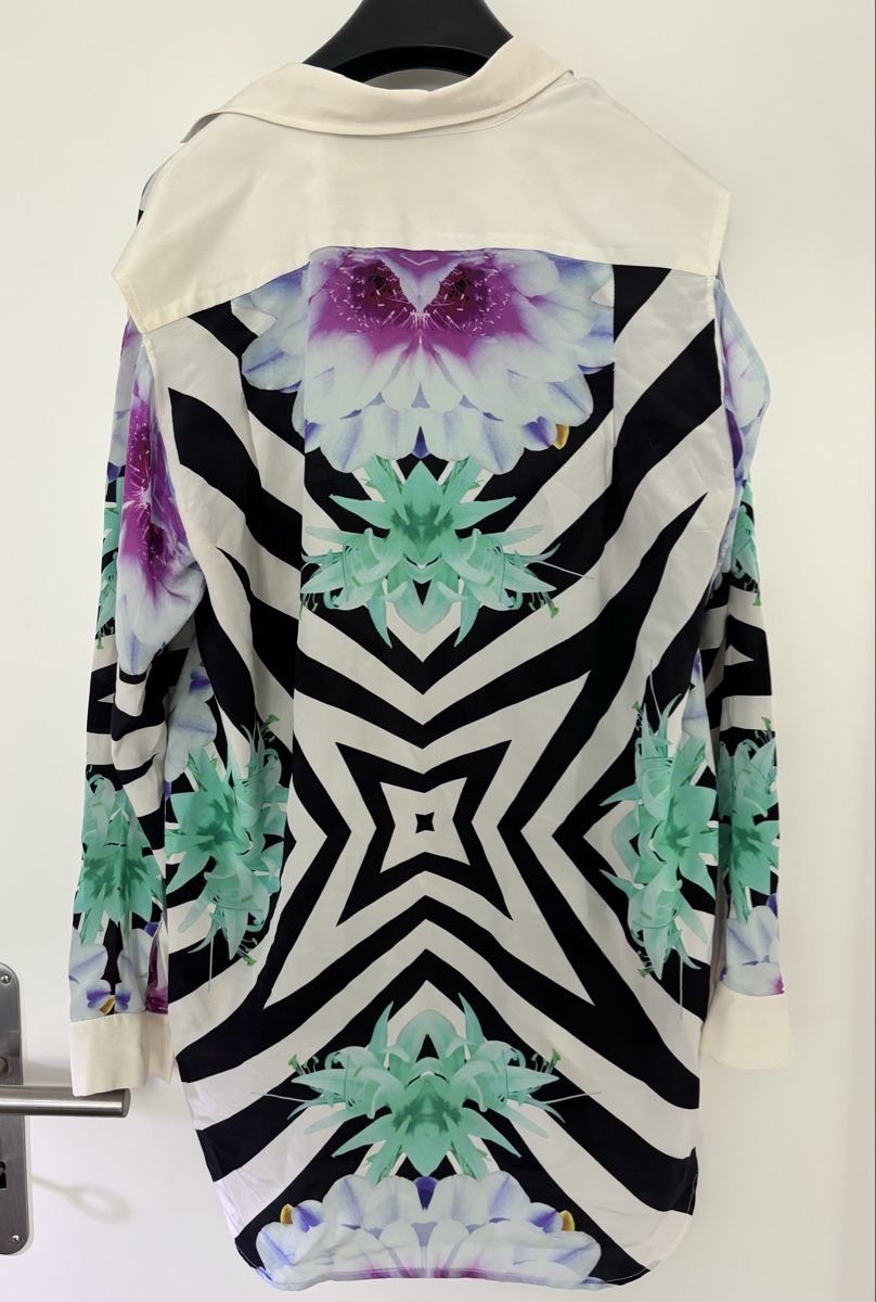 Camicette: Maison About Bluse Seide Blumenmuster schwarz Grösse M – Usato da Zürich venduto da cmiks 1