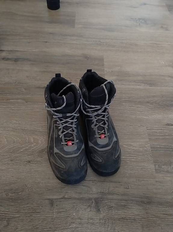 Scarpe da uomo: Arbeitsschuhe Grösse 44 – Usato da Susten venduto da Pingu6991