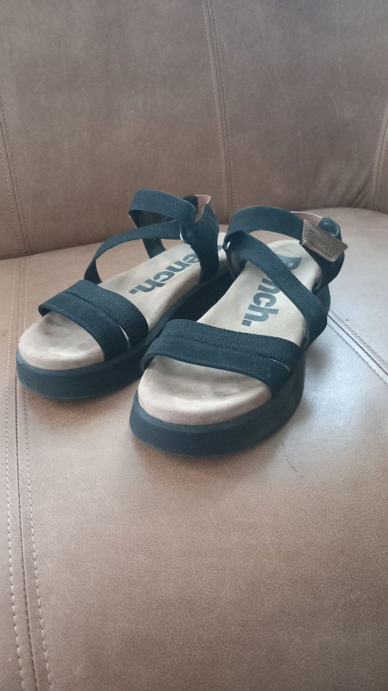 Bench Damenschuhe: Sandalen BENCH gr 38 – Neu (gemäss Beschreibung) aus Eggersriet von Taylorjam