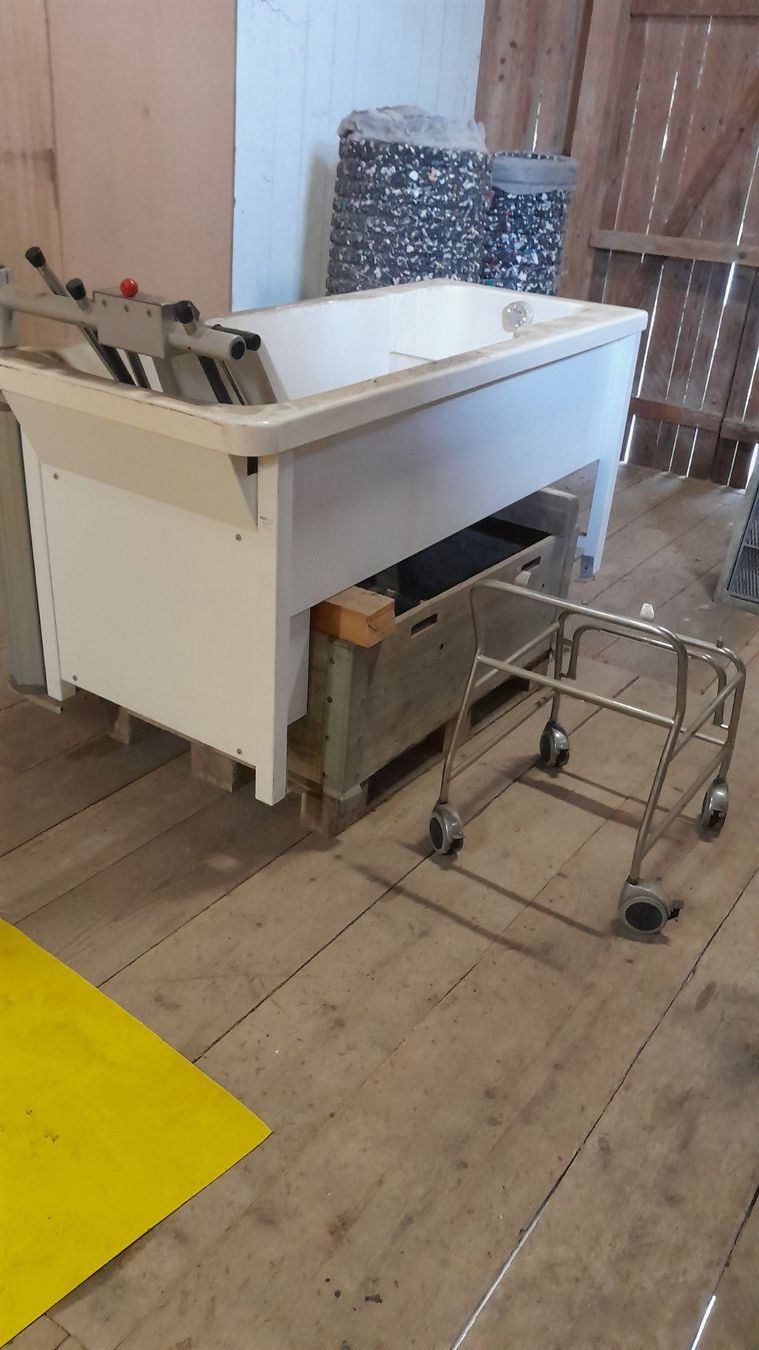 Vasche da bagno: Badewanne mit Personenlift – Usato da Triengen venduto da Joga23