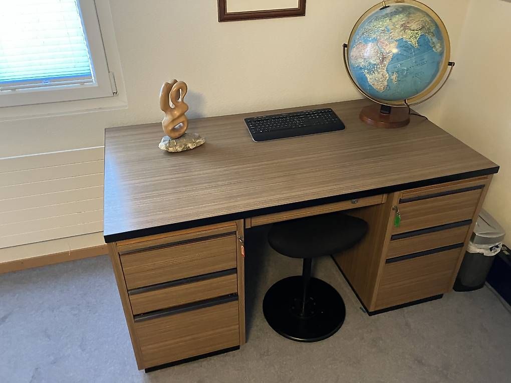 Bureaux: Grand bureau vintage – D'occasion à Düdingen par chi_7j5l 3