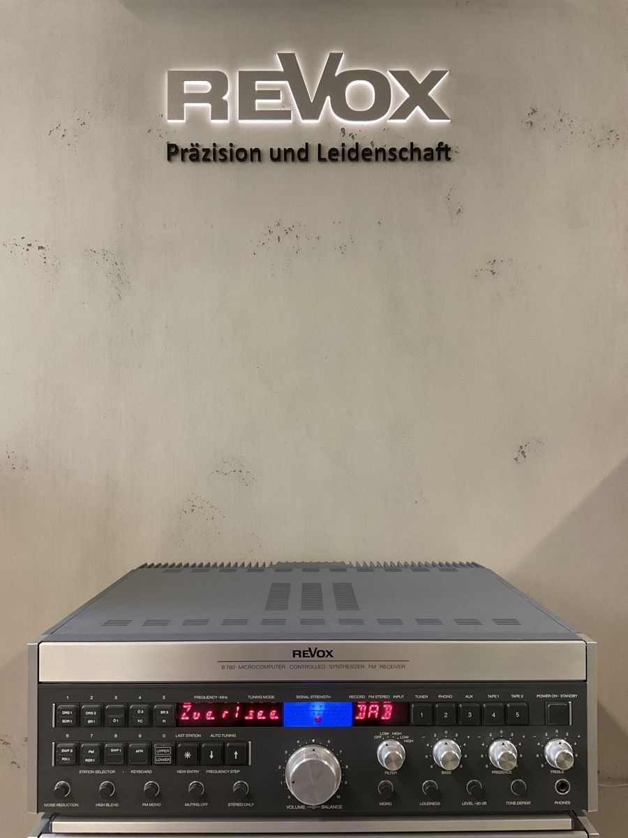 Revox Radio: Revox B780 DAB+ – Usato da Winterthur venduto da klassikaudio