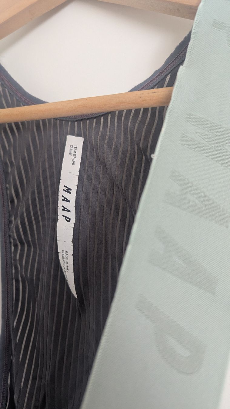 Pantaloni: MAAP - Team BIB EVO XL  – Usato da Basel venduto da Dernacktegolfer 1