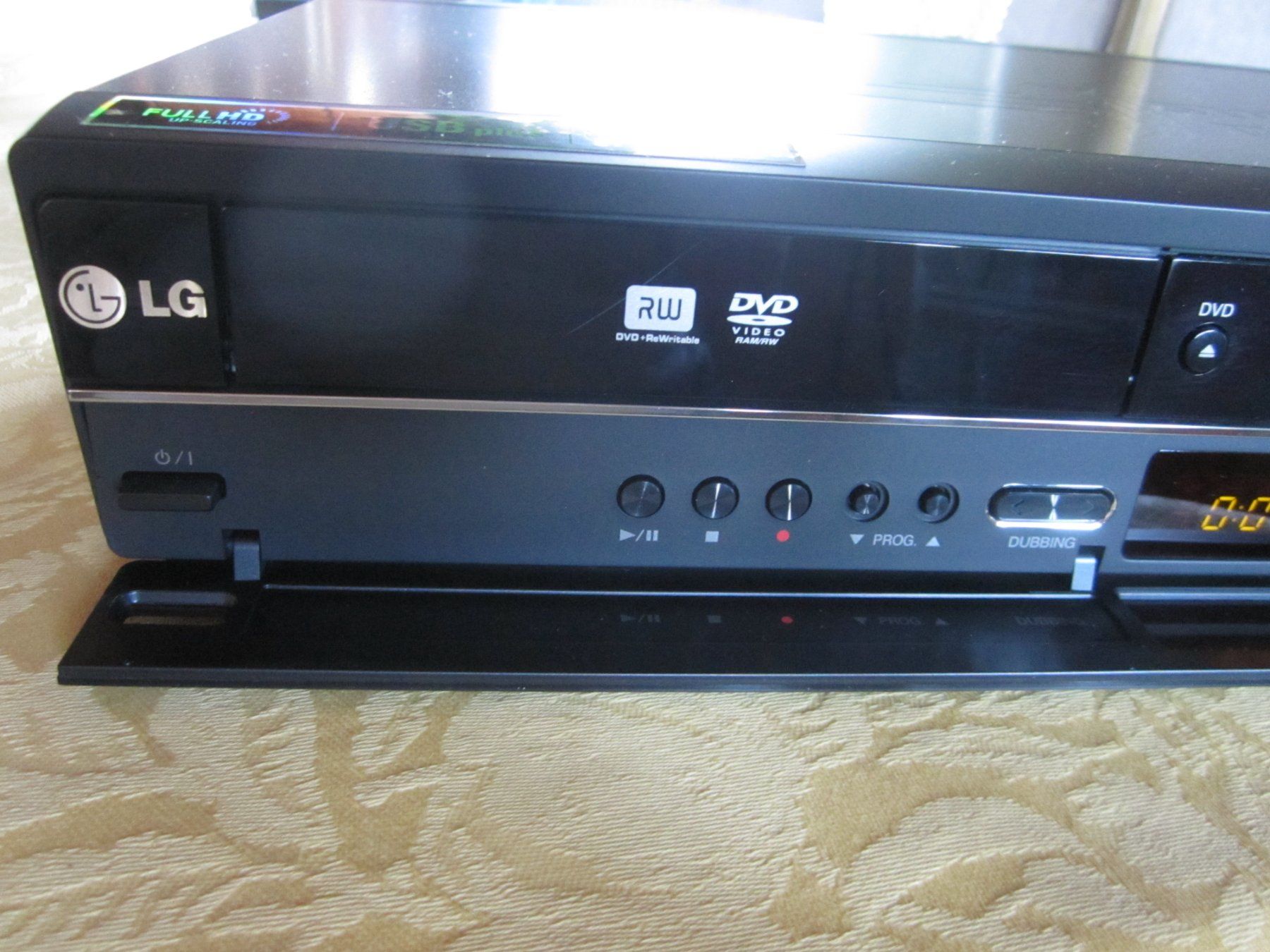 LG Lettore multimediale & Streamer: DVD/VHS Recorder der Marke LG – Usato da Binningen venduto da fel_8mgn 1