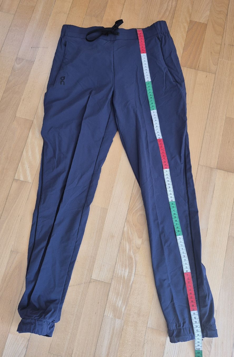 Pantaloni: On Damenhose Run on clouds S – Usato da Silvaplana venduto da suwiss22 3