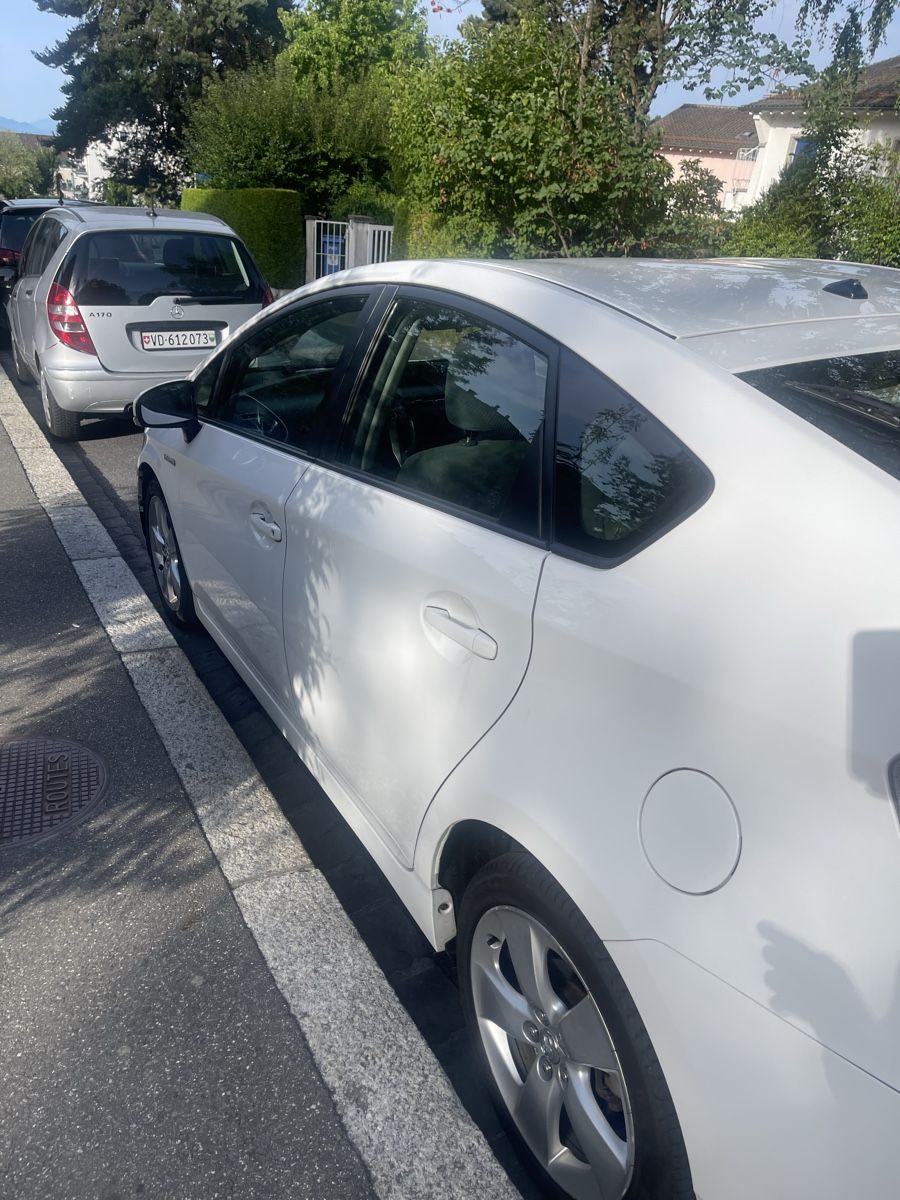 Toyota Autos: Toyota Prius – D'occasion à Lausanne par axd_5std 8