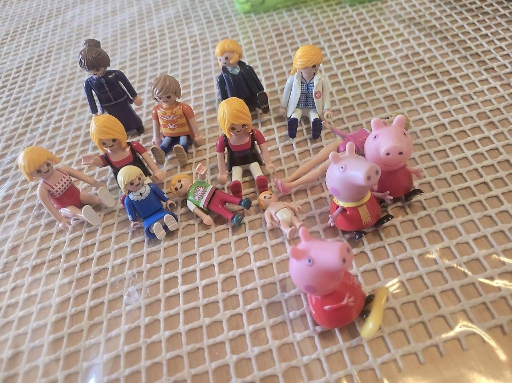 Spielzeuge: Spielfiguren – Gebraucht aus Therwil von JosefinaV 4