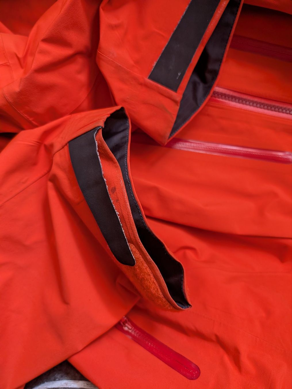 Arcteryx Giacche: Arc'teryx Alpha SV Jacket, Safety Orange – Usato da Zwischenflüh venduto da be6543 4