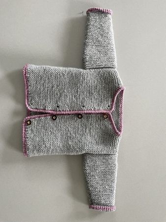 Gestricktes Kinderjangerl grau Grösse 74 