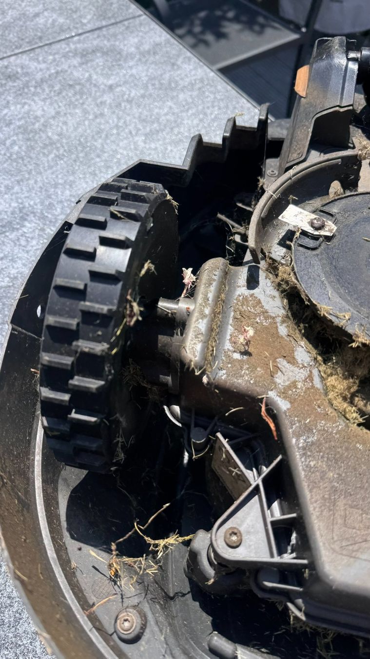 Gardena Tondeuses à gazon: Gardena Mähroboter R38Li – D'occasion à Wallenwil par Ramos3 5