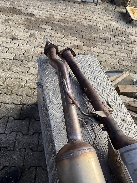 Sistemi di scarico: Toyota Hilux 2.5D 4WD partikel filter  – Usato da Horgen venduto da 11sh 3