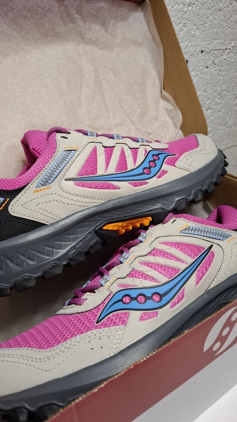 Saucony Herrenschuhe: Saucony Grid Peak -  taille 38 - neuf! – Neu und originalverpackt aus Le Landeron von rue_k9kg 3