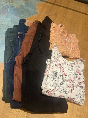 Set aus Hosen und Blusen