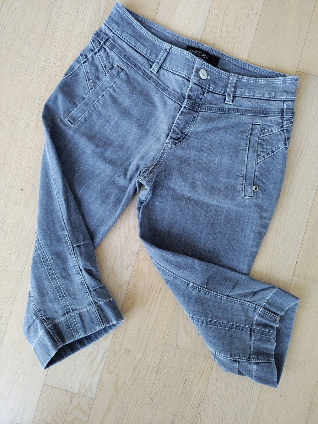 Marc Cain Jeans: Marc Cain Capri Jeans Light Grey Size N1 – Usato da Buchrain venduto da QueenyHE51