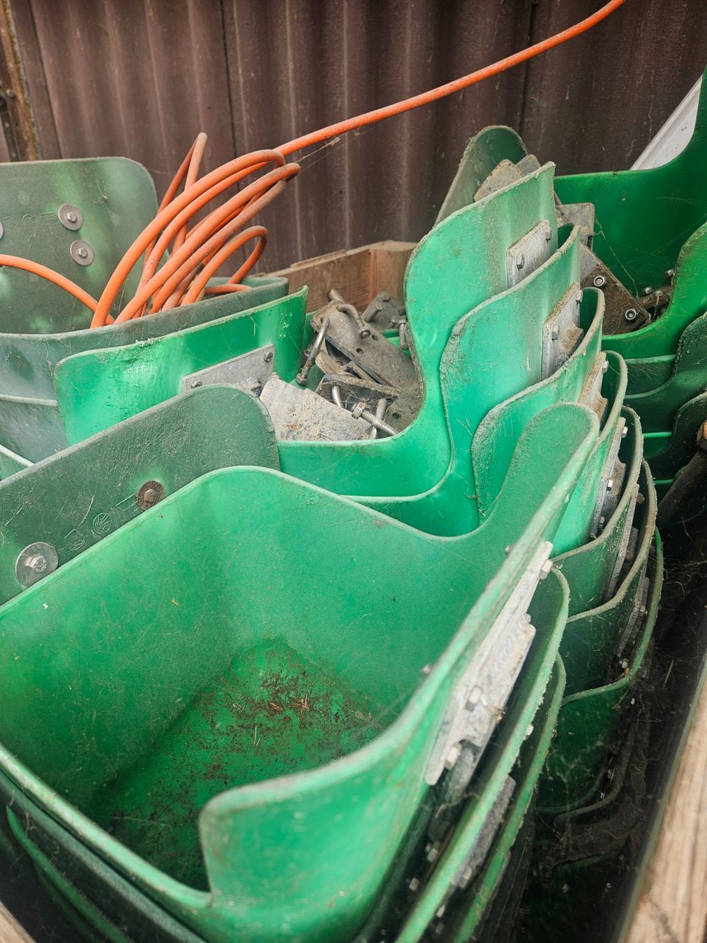 Supporti a parete: Kraftfutterschalen inklusive Halterung – Usato da Jegenstorf venduto da jos_pgw8