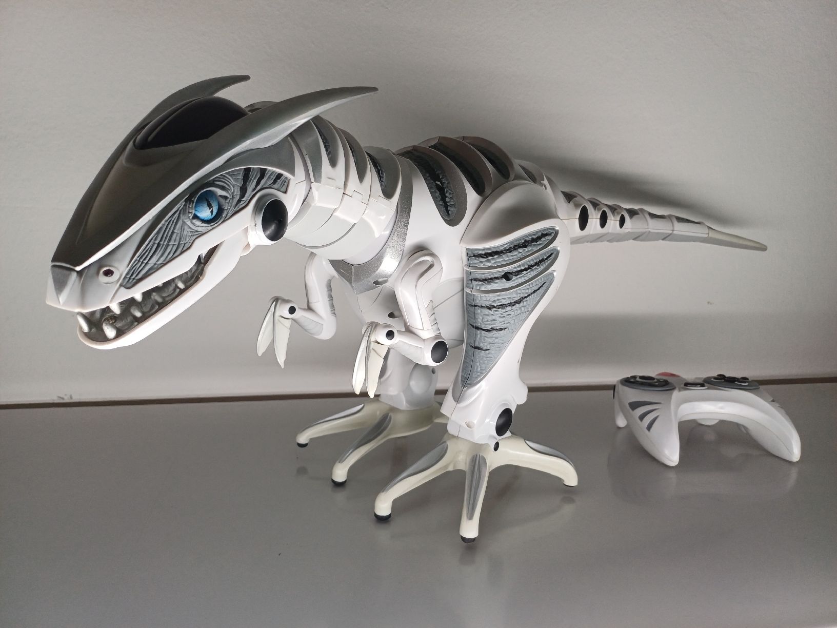 Spielzeuge: Roboraptor + Remote Control (functional) – Gebraucht aus Gorduno von MirellaDaniel
