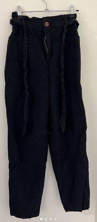 Schwarze 7/8 Stoffhose, Gr. XS