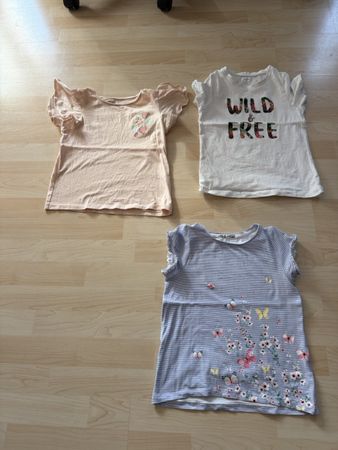 3 Mädchen T-Shirt Grösse 122/128