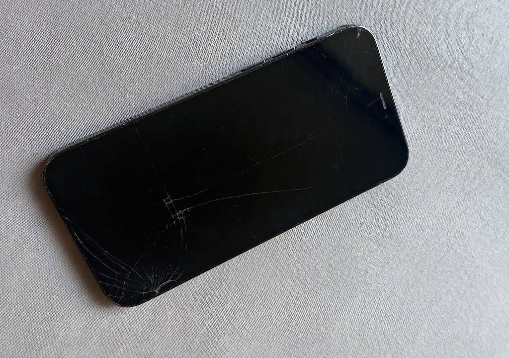 Apple Handys / Smartphones: Iphone 12 Pro, pazifik blau – Gebraucht aus Basel von lolaloli