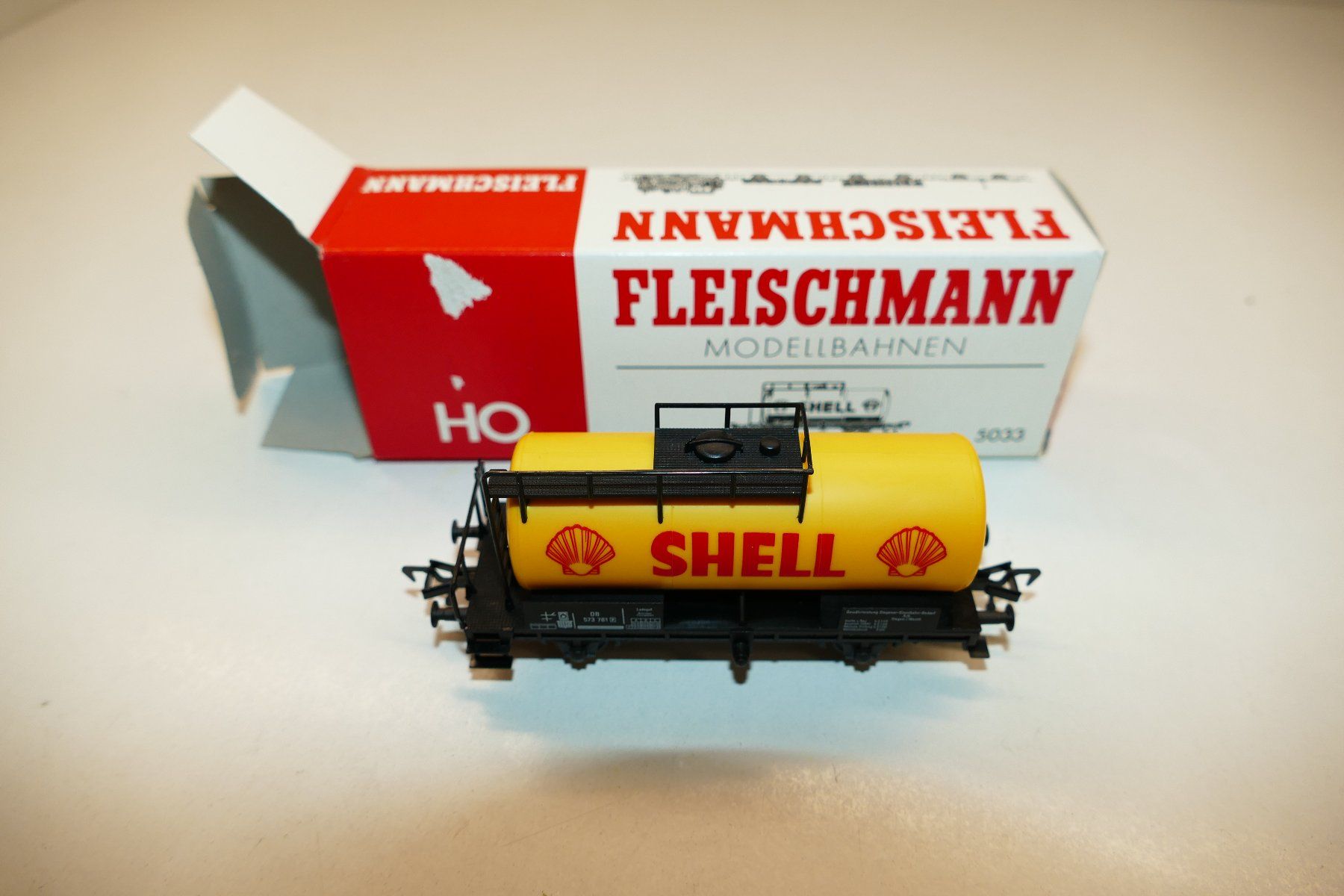 Fleischmann Modellini di ferrovie: Fleischmann H0: DB Kesselwagen Shell – Nuovo (secondo la descrizione) da Niederhasli venduto da rail-duerst