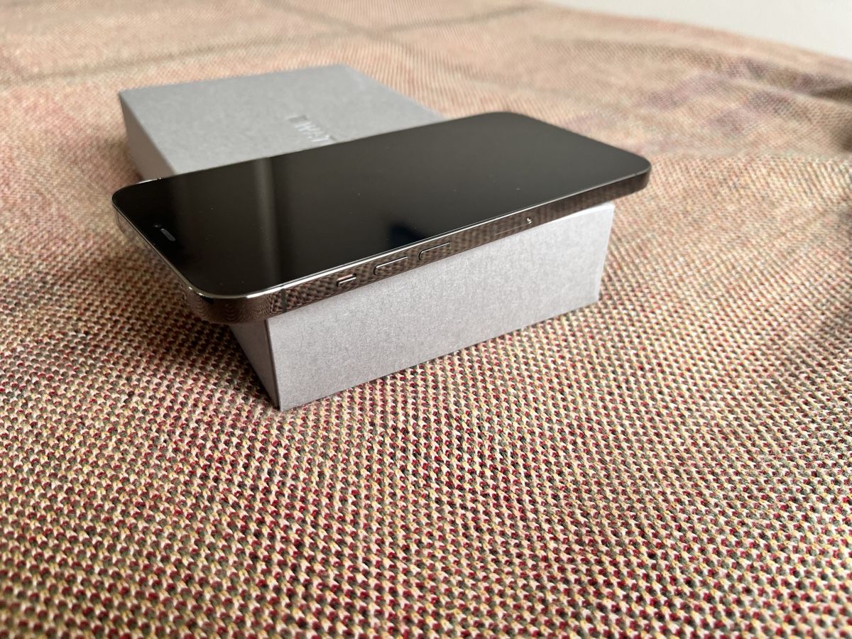 Apple Telefoni cellulari / Smartphones: Apple iPhone 12 Pro Max, 256GB, Schwarz - Top Zustand! – Usato da Luzern venduto da XHotSniperX 6