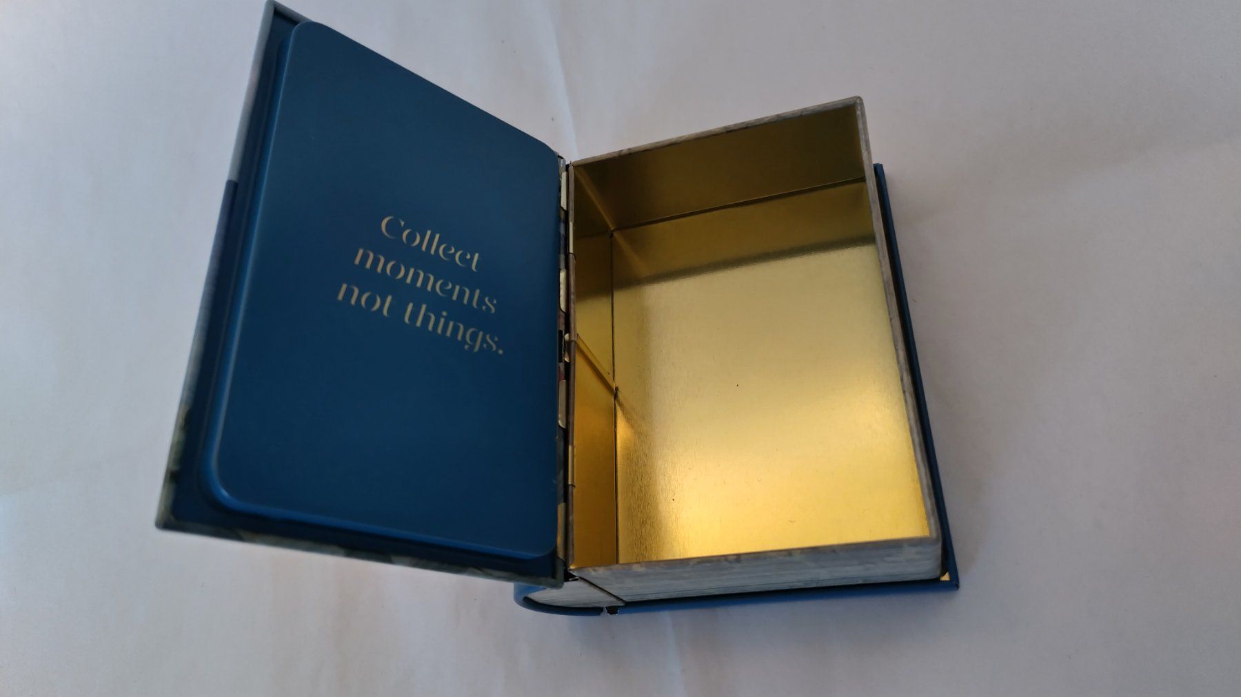 Barattoli: Kleine Blechdose "Buch Venchi" ab Fr. 5.- – Usato da Bellach venduto da JingleJerry 3