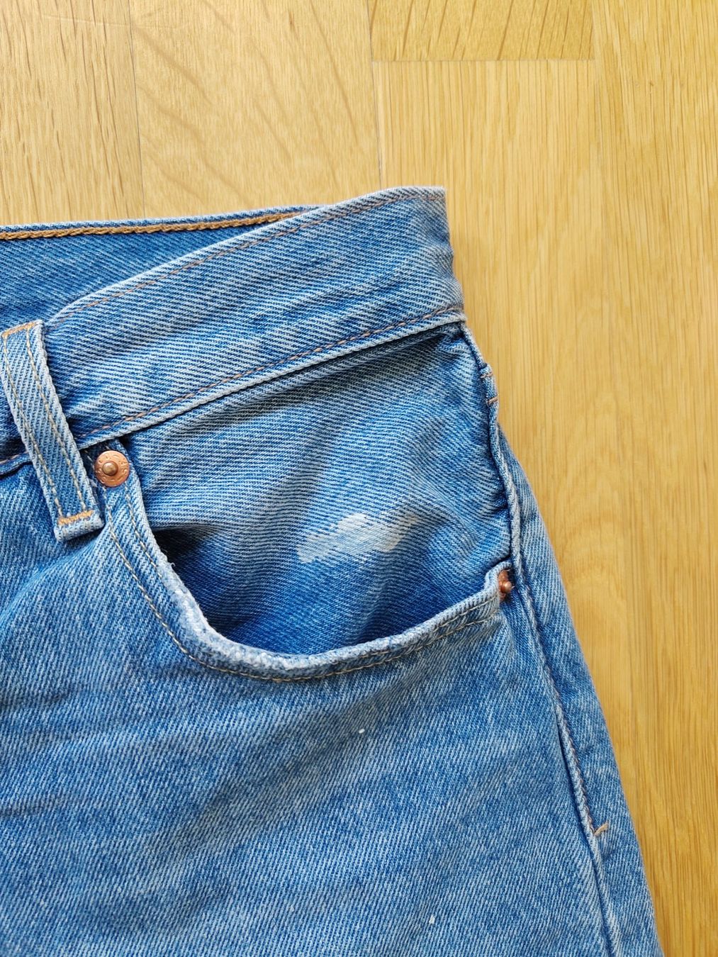 Levi's Jeans: Destroyed Levis W30 L34 – Usato da Basel venduto da AufeinenBlick 4