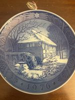 Dekorative Wandplatte "Vibek Vandmølle" von 1976 in Blau.