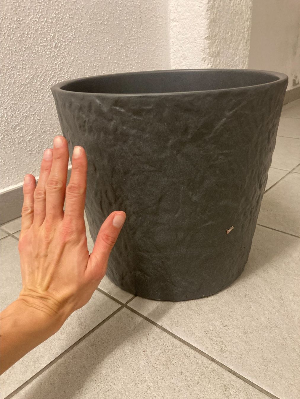 Vasi per fiori: Pflanztopf anthrazit strukturiert – Usato da Zürich venduto da toritorito 1