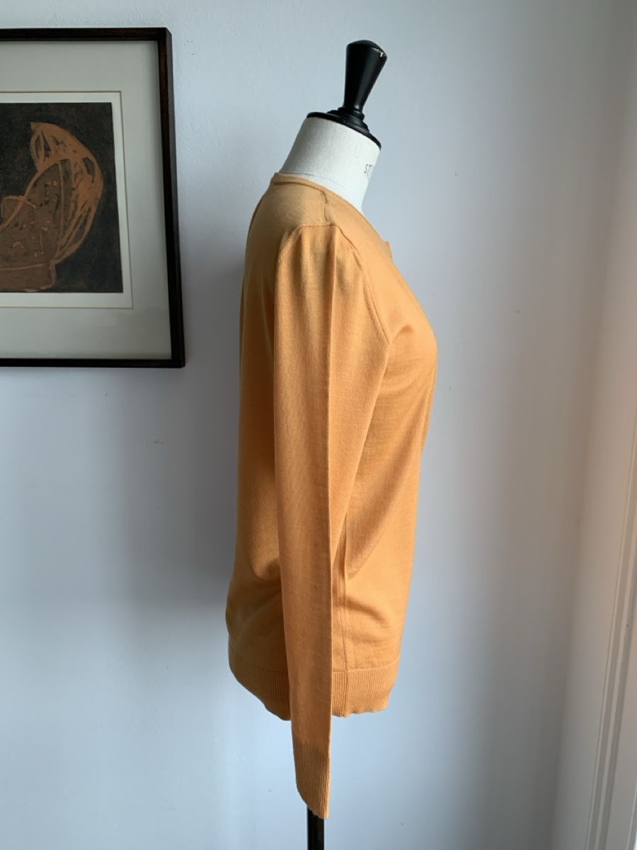Akris Maglioni & Felpe: AKRIS: Exklusiver gelber Pullover mit Etikette, NP 595.00 – Nuovo (secondo la descrizione) da Luzern venduto da designluzern 2