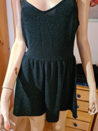 Oooo lala..das kleine schwarze Glitzerkleidchen/shorts