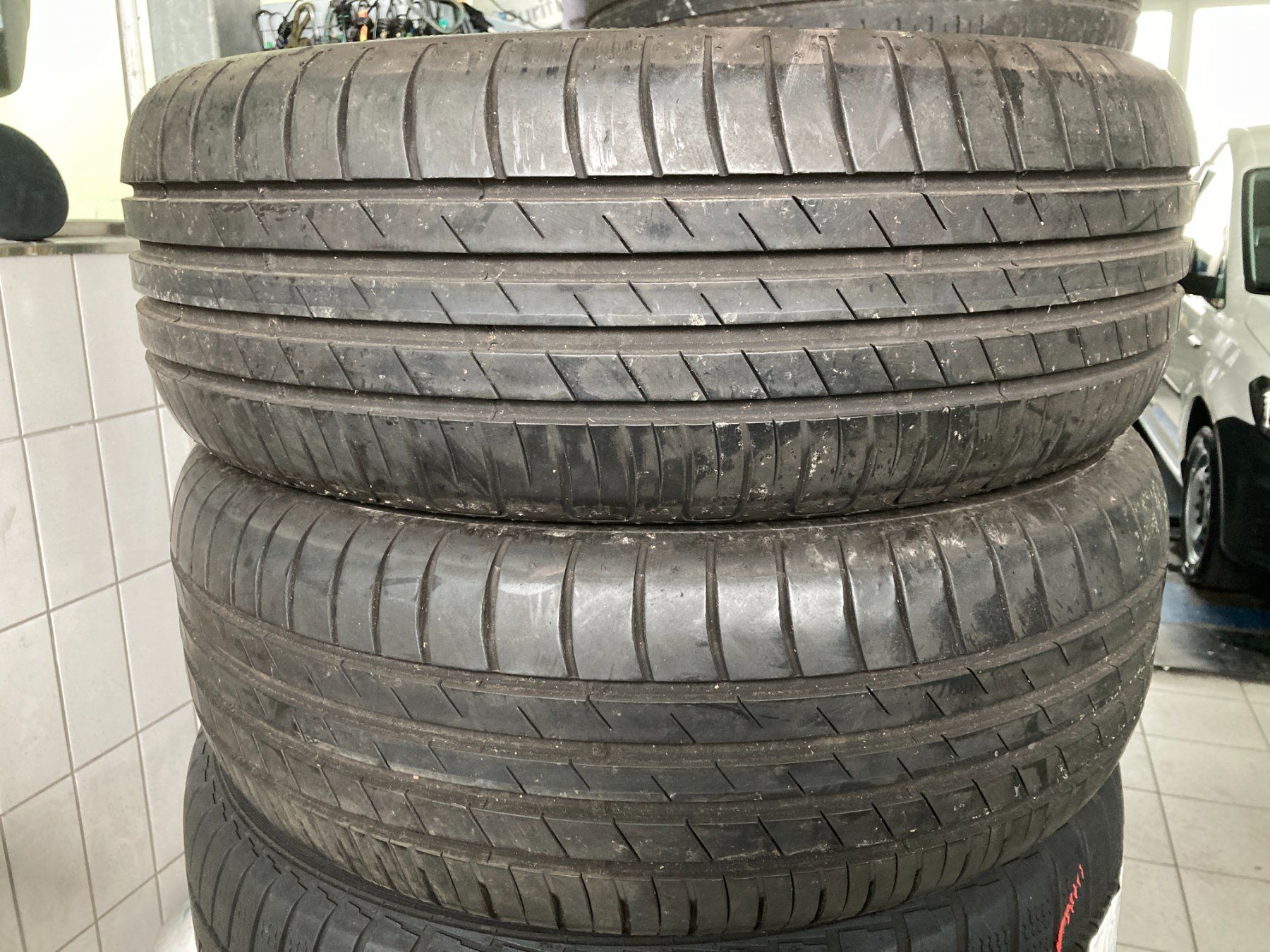 Pirelli Pneus & Kompletträder: 205/60R16 Sommerpneu Good Year – Gebraucht aus Cham von WB2223