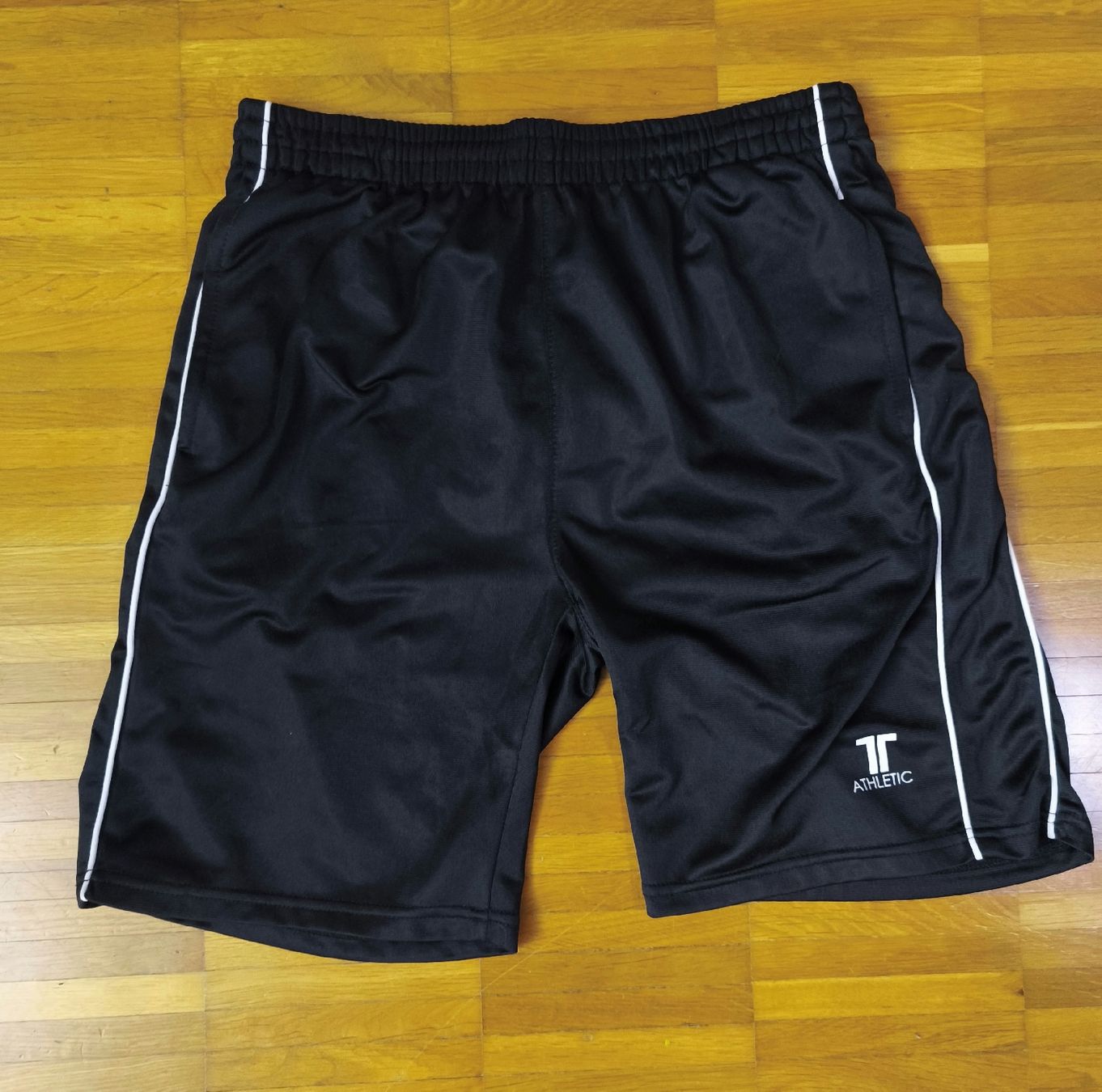 Pantaloni: Kurze Sporthose Athletic Schwarz Grösse M – Usato da Winterthur venduto da leovale