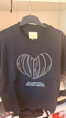 T-Shirt Finelli schwarz mit Herz Motiv neuwertig