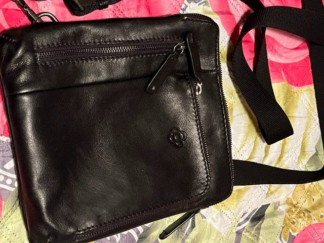 Taschen: Leder Handtasche Schwarz,--- – Gebraucht aus Kreuzlingen von Mio16 4