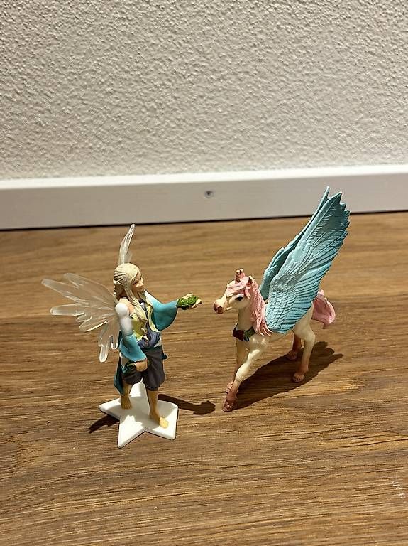Statuette: Schleich diverse Feen mit Pferd und Schwan – Usato da Wettswil venduto da mathias.kopietz 2