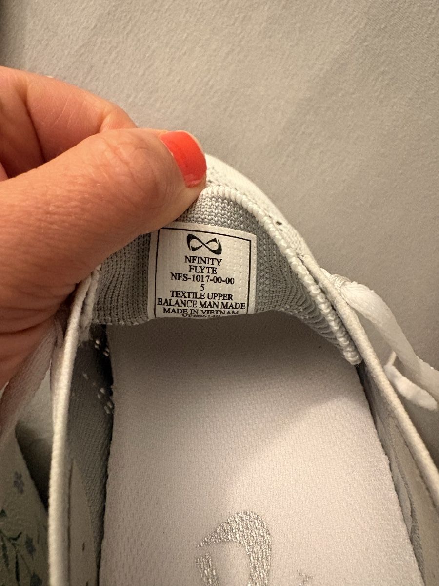 Scarpe per ragazze: Cheerleader Schuh nfinity Flyte Gr. 5 – Nuovo e nell'imballaggio originale da Dübendorf venduto da chrugle01 1
