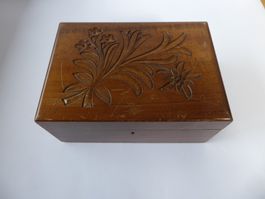 Schöner Nähkasten, Holz, Motiv, Edelweiss, Blumen, antik