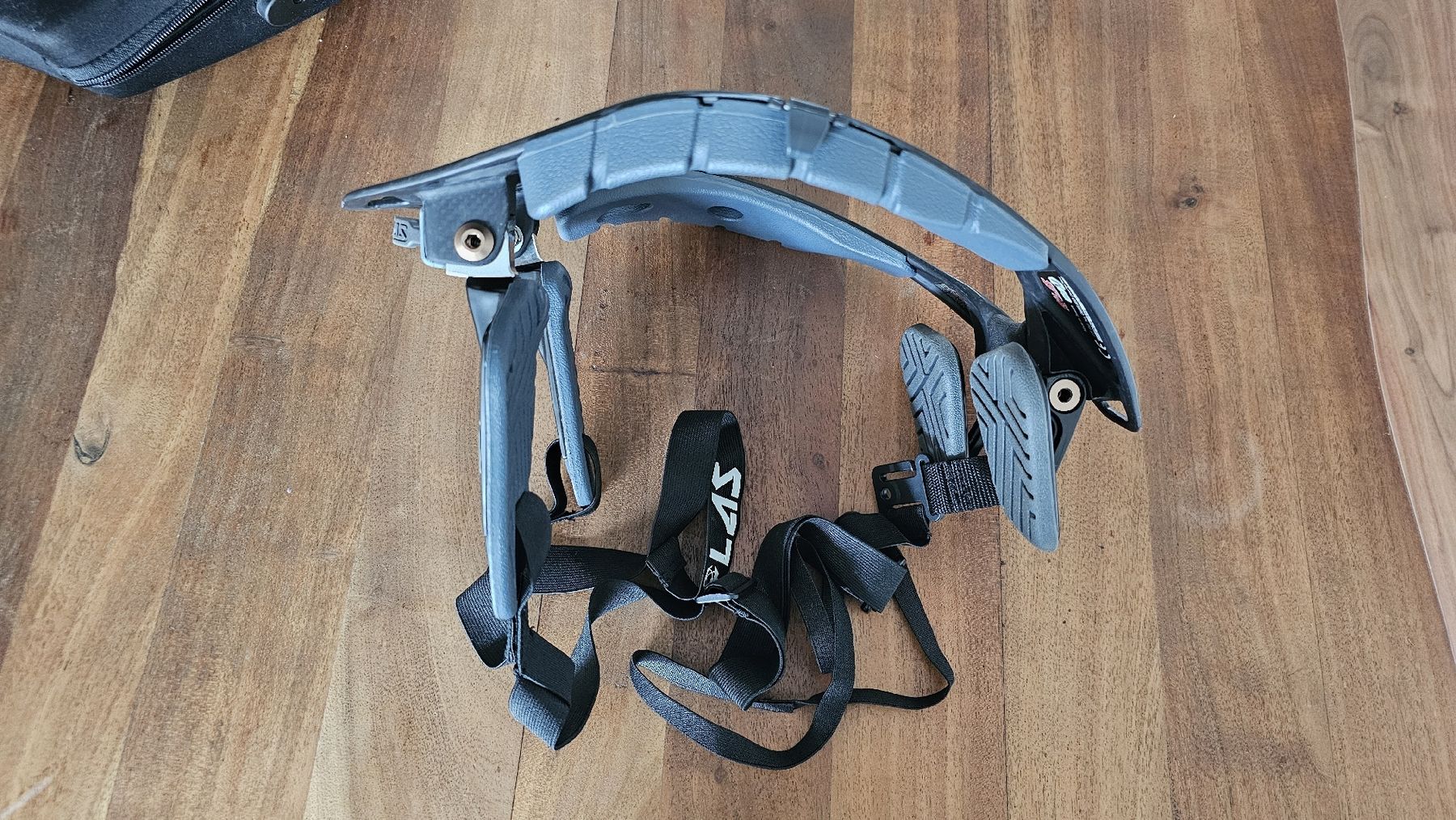Protezioni & Imbottiture: Atlas Carbon Neckbrace – Usato da Luzern venduto da seb_5kcg 1