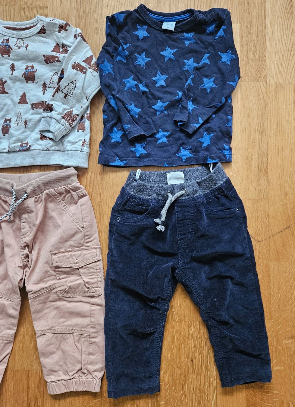 Lotti & Set di vestiti: Kleiderset Kind Grösse 86 – Usato da Utzenstorf venduto da and_c8wy 1
